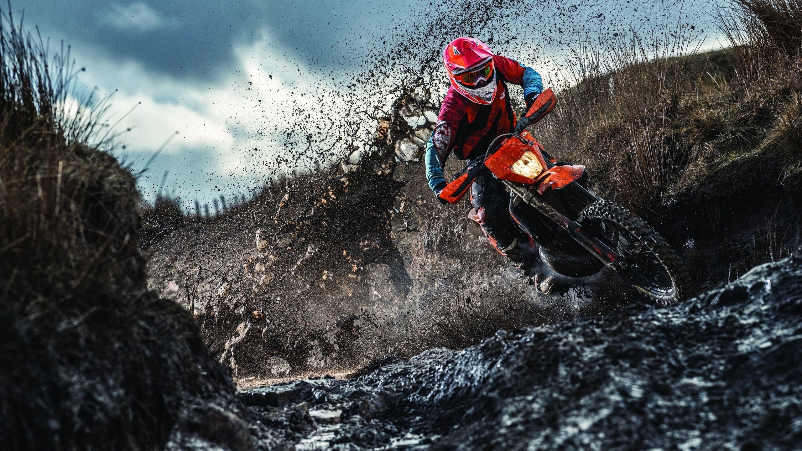 开云体育客服-足球主题脱口秀节目上线吸引关注，足球运动员说脱口秀